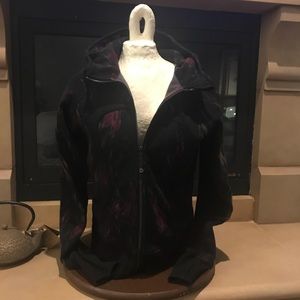 Lululemon sweatshirt